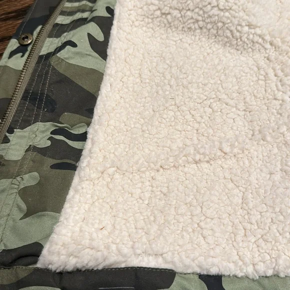 **NWT** Love Tree Hooded Vest - Picture 9 of 9